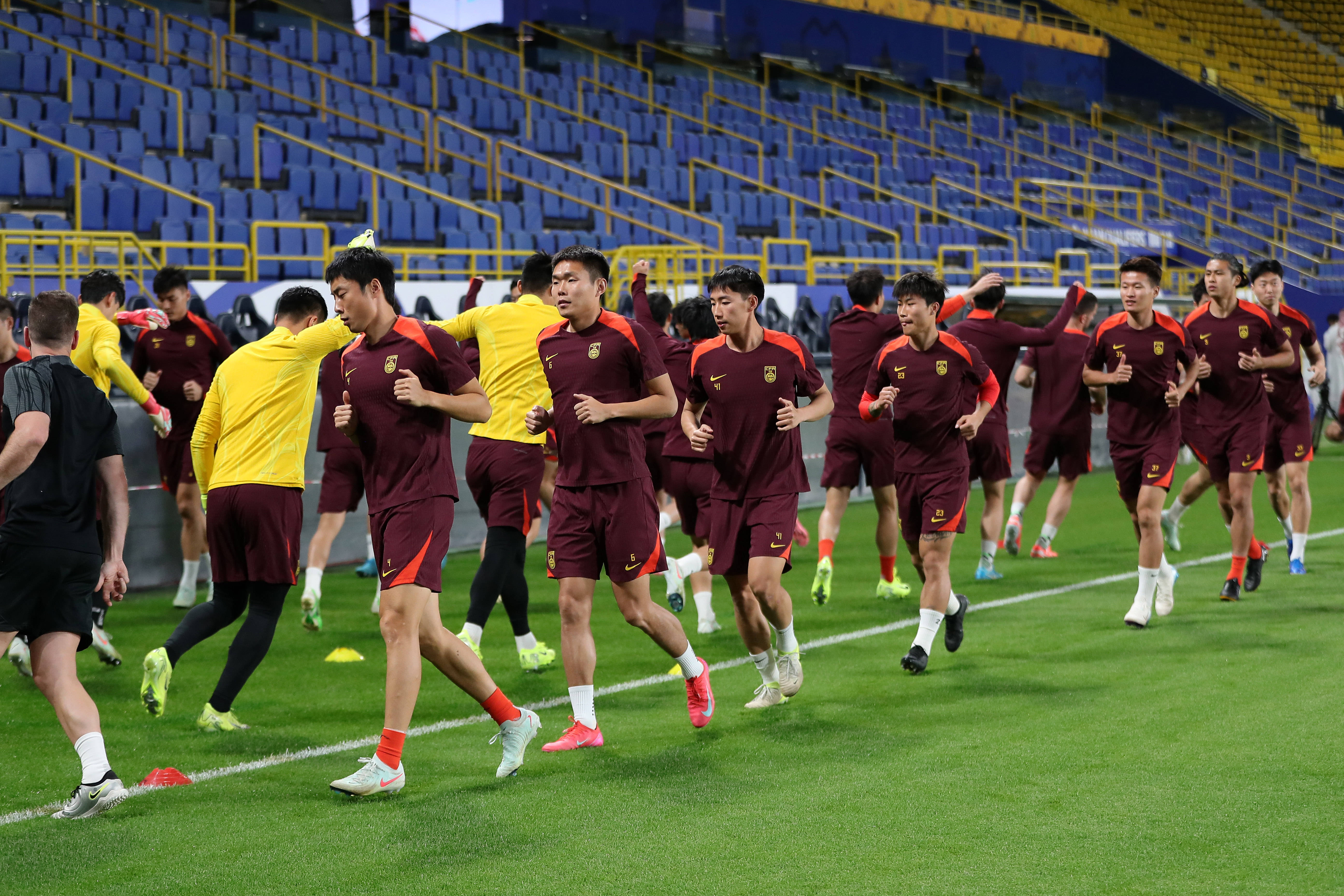 关于传奇回归：前中国国脚成为中超球队教练的信息